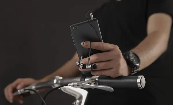 xiaomi-in-ear-headphones-2