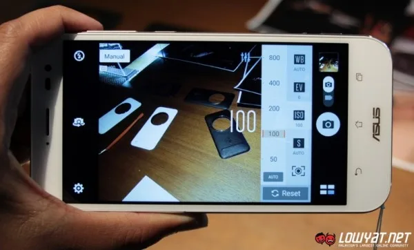 ASUS ZenFone Zoom Hands-On 04