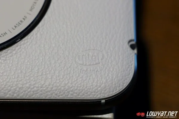 ASUS ZenFone Zoom Hands-On 17