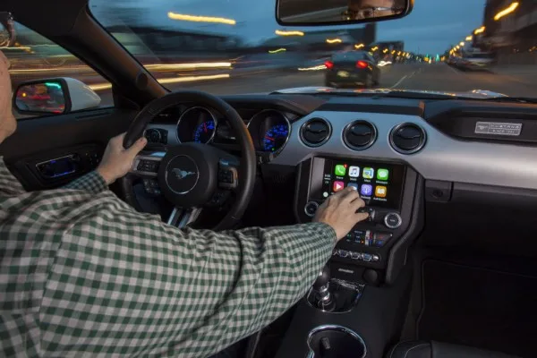 Carplay_ford-980x653