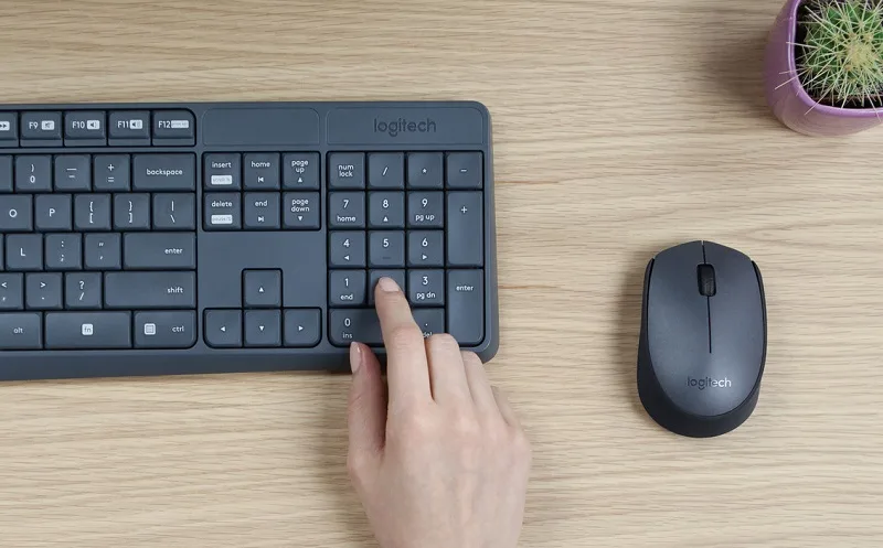 Logitech MK235 - 4