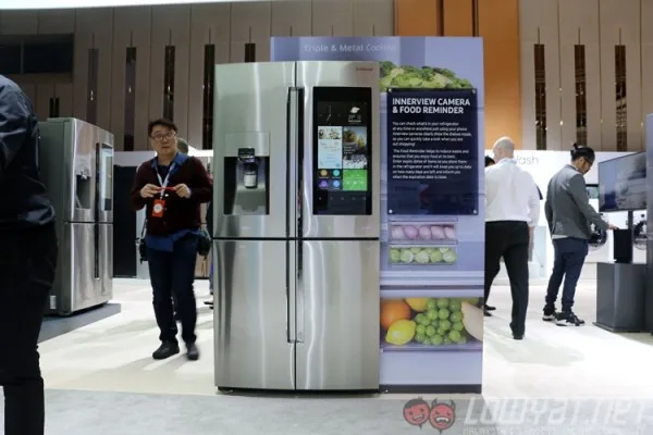 Samsung SEA Forum 2016: A Closer Look at the Samsung Family Hub Refrigerator 3 samsung-family-hub-refrigerator-3