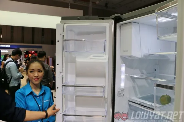 Samsung SEA Forum 2016: A Closer Look at the Samsung Family Hub Refrigerator 6 samsung-family-hub-refrigerator-8