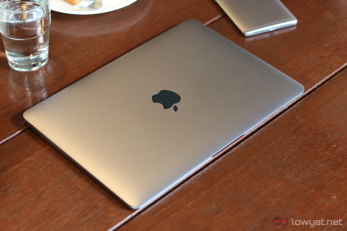 Apple MacBook 2015 How Can I Live 0234 2