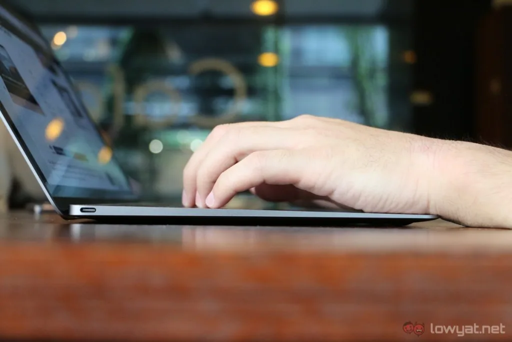 Apple-MacBook-2015-How-Can-I-Live-13