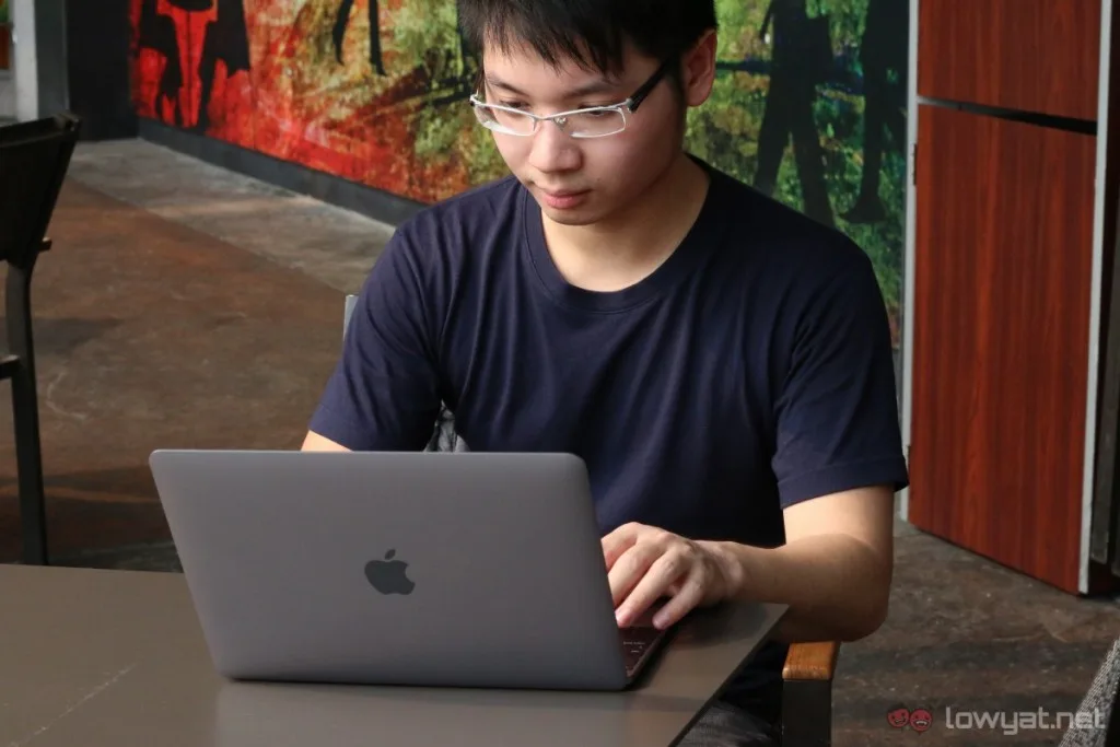Apple-MacBook-2015-How-Can-I-Live-40