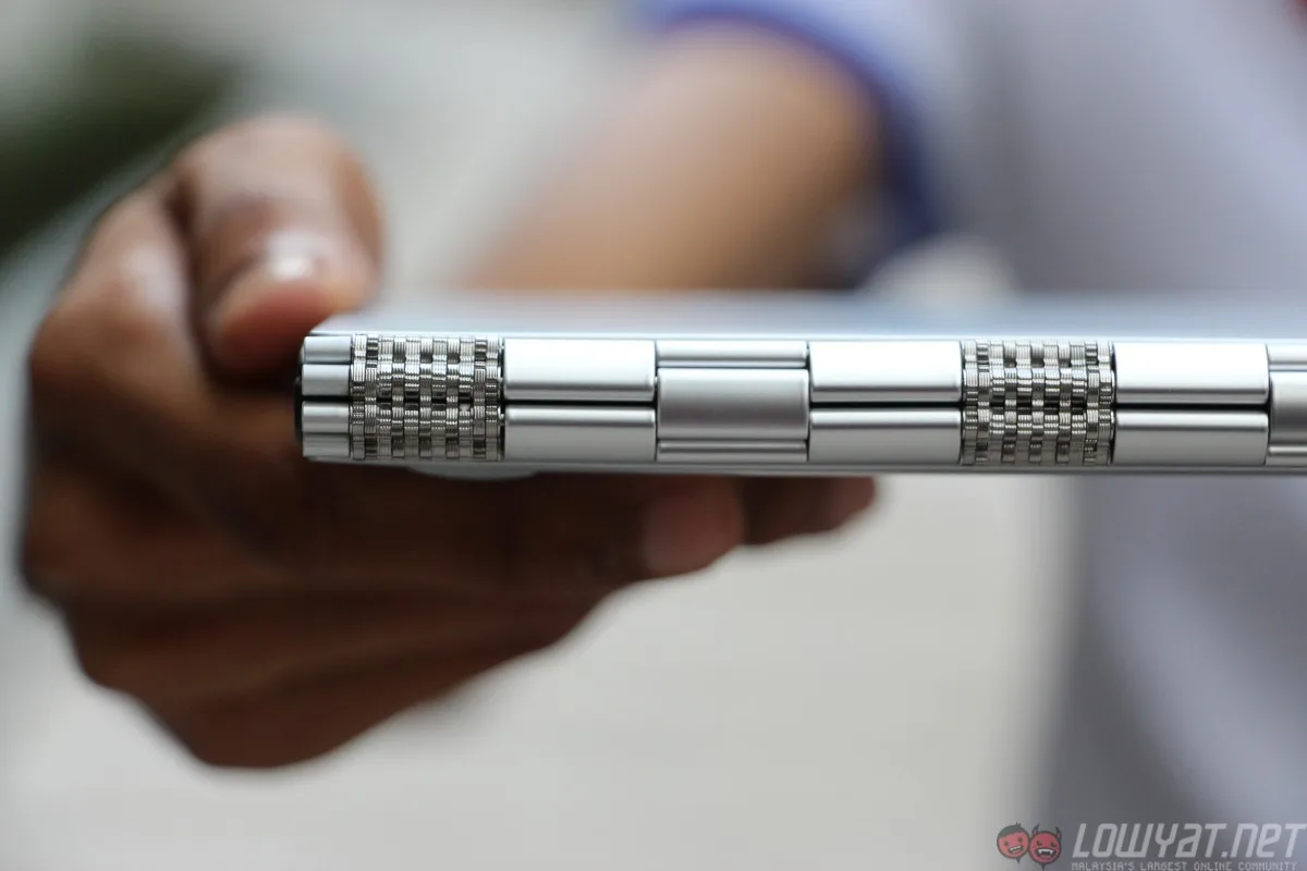 Lenovo-Yoga-900-Review-07