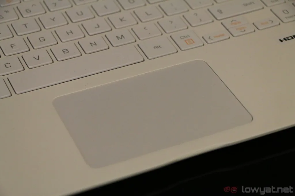 lg-gram-15-hands-on-1