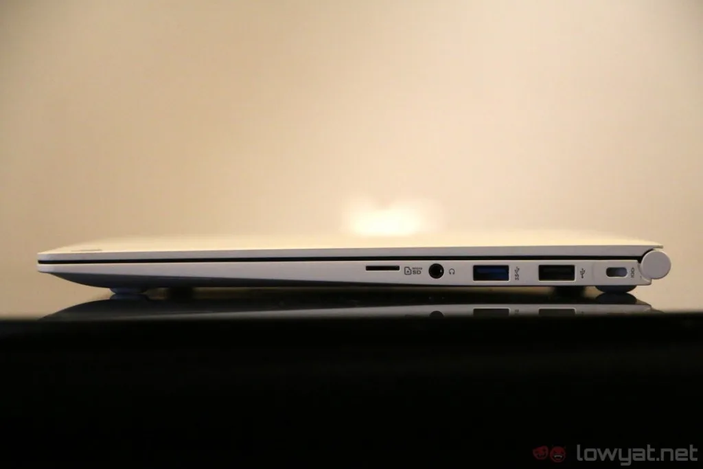 lg-gram-15-hands-on-10