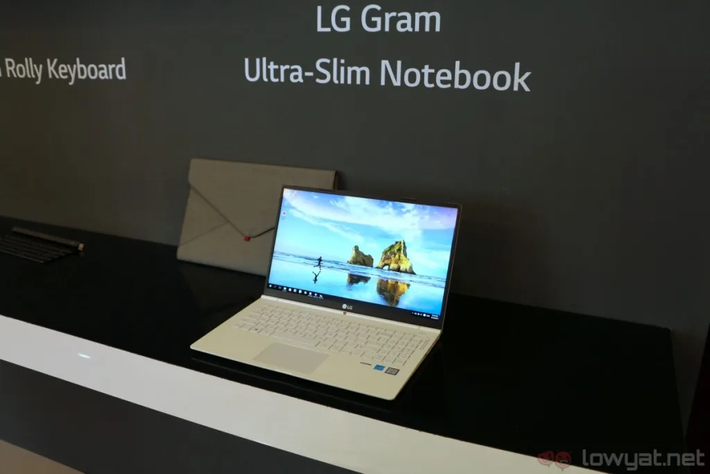 lg-gram-15-hands-on-2