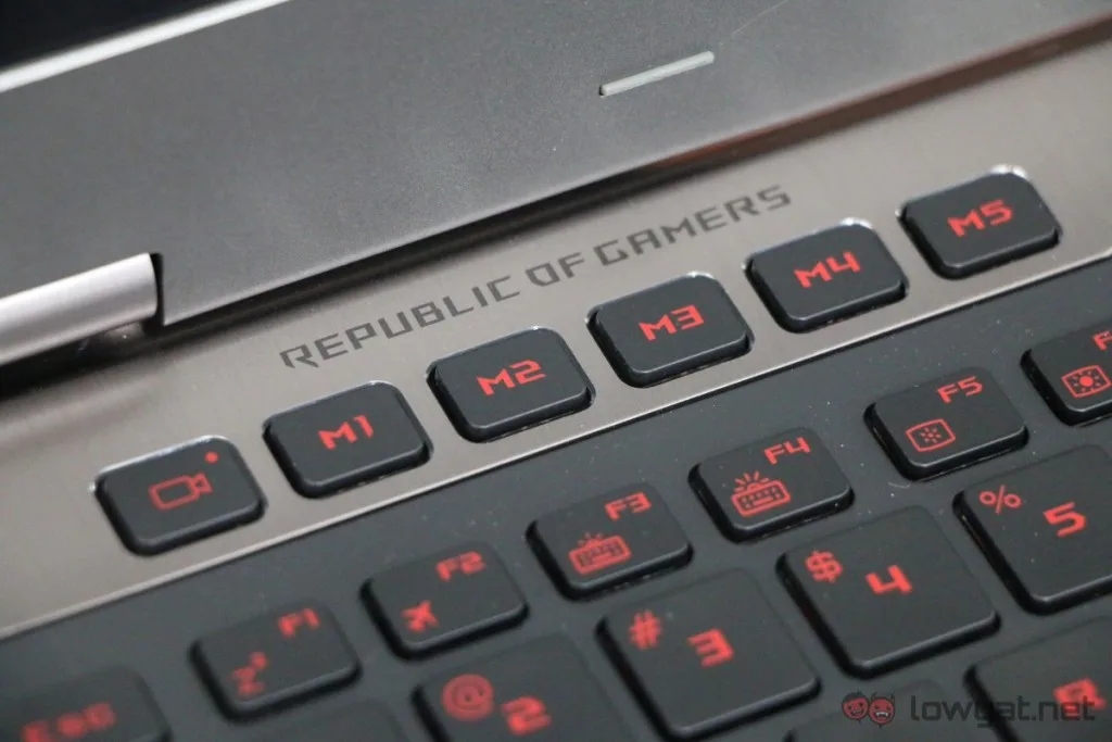 Asus-GX700-Liquid-Cooled-Gaming-Laptop-Review-08