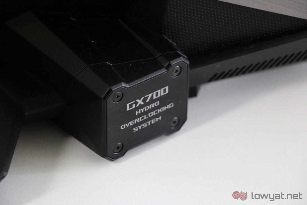 Asus-GX700-Liquid-Cooled-Gaming-Laptop-Review-26