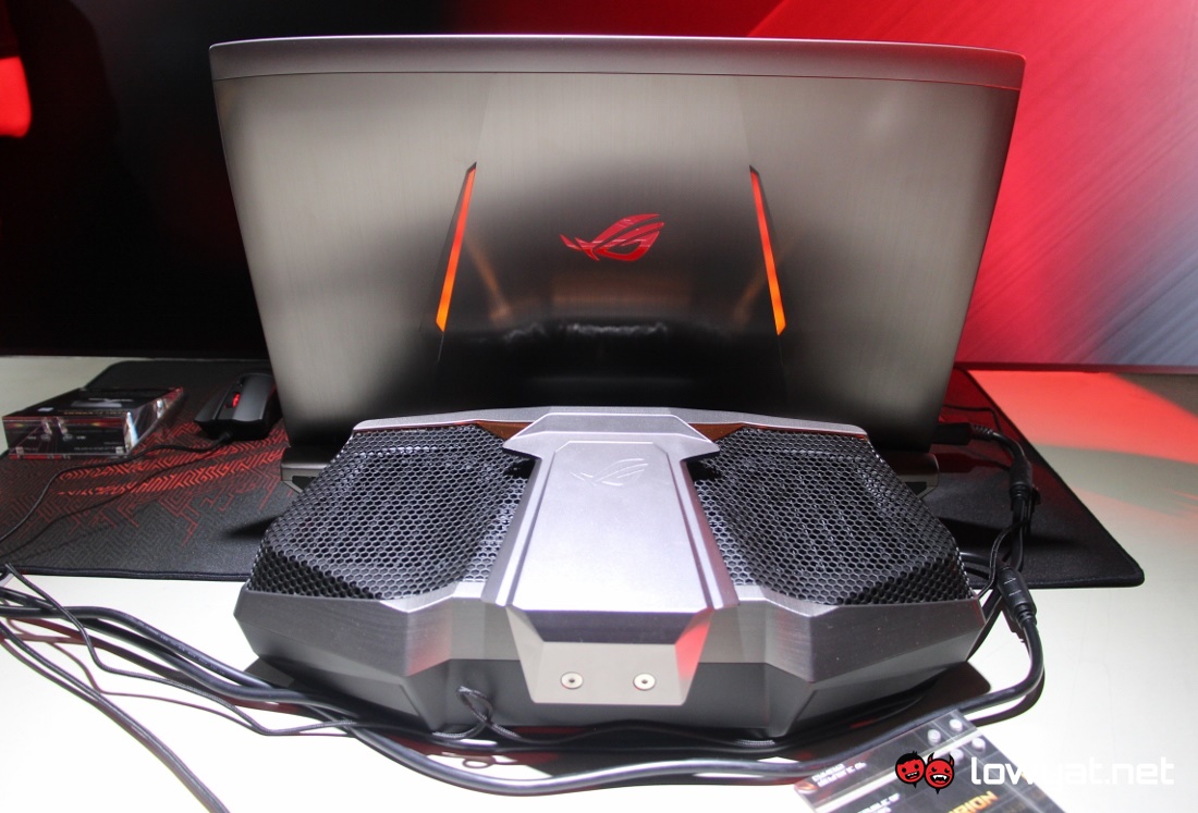 Computex 2022 ASUS ROG GX800  Liquid Cooled Gaming Laptop 