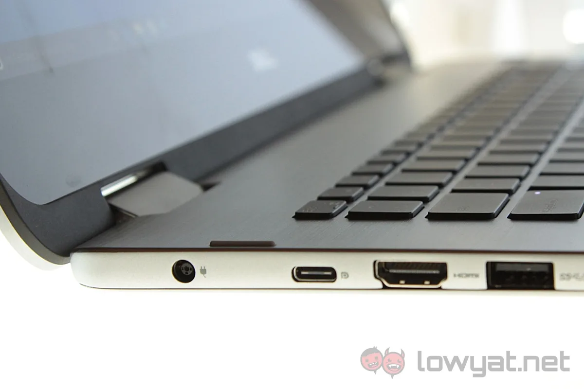Dell Inspiron 17 7000 Convertible Side