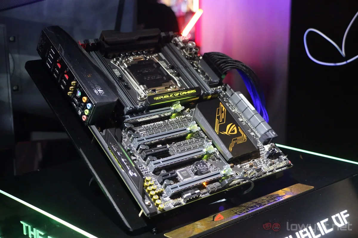 asus-rog-rampage-mobo-1