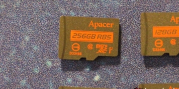 Apacer 256GB MicroSD Card 01
