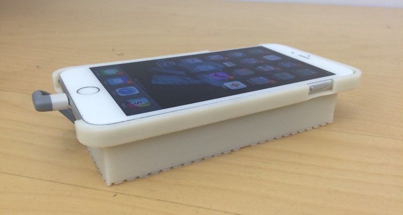 Older version of iPhone case that lets it run on android