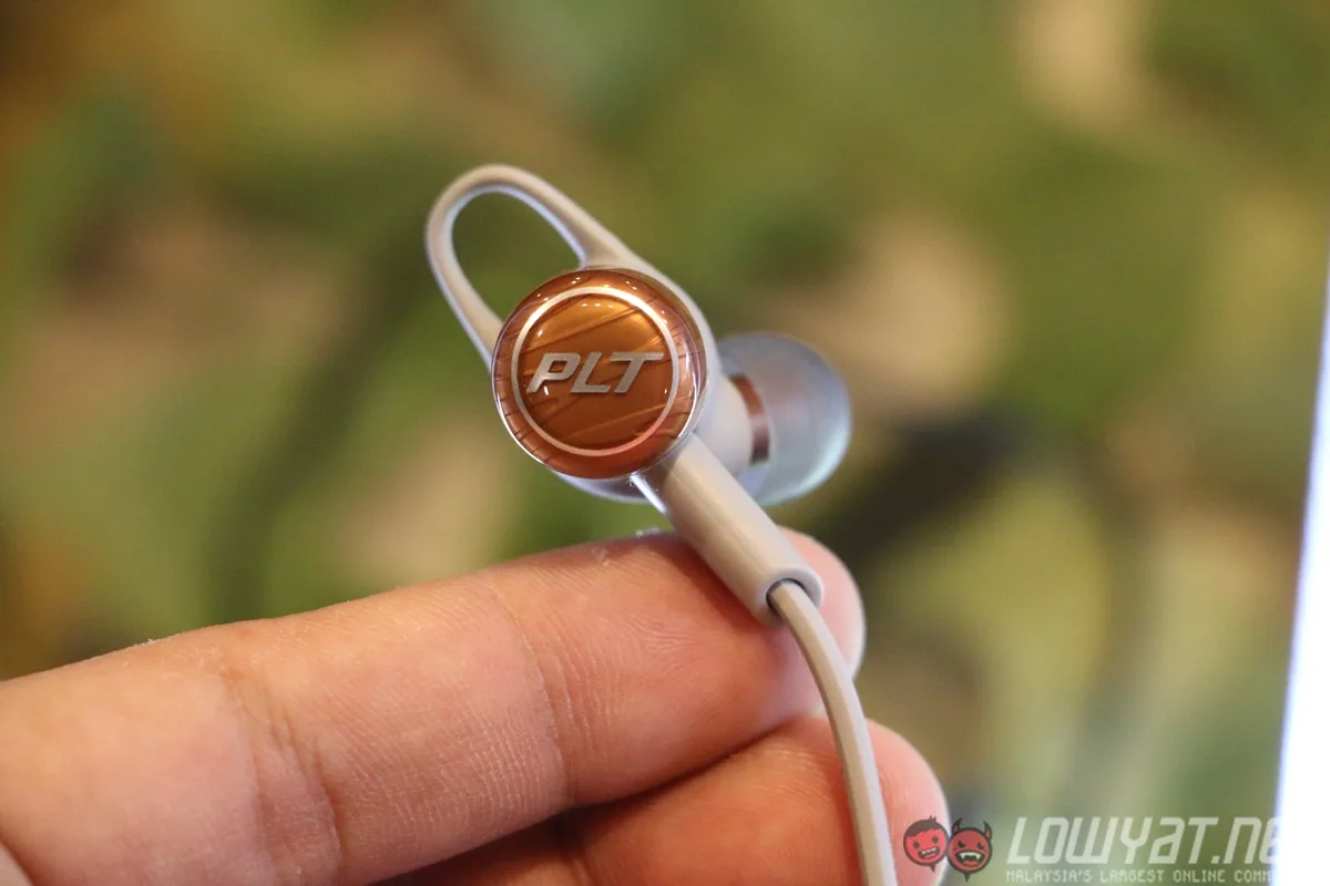 Plantronics-Voyager-5200-BackBeat-GO-3-10
