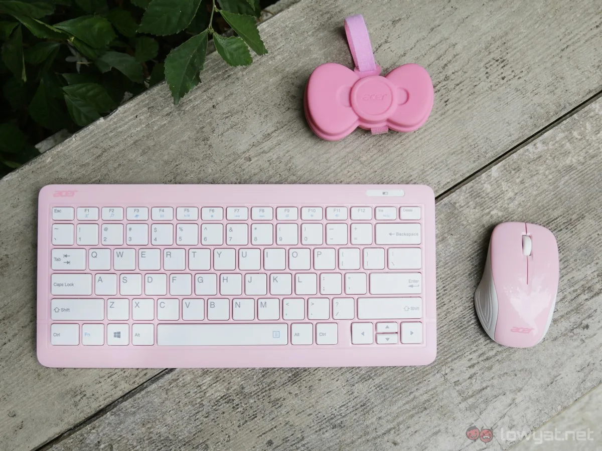 Acer-Hello-Kitty-Revo-One-PC-Desktop-06