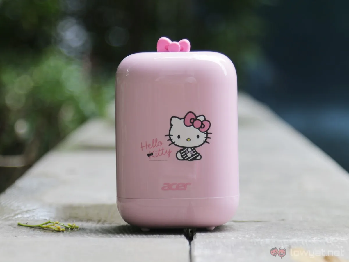 Acer-Hello-Kitty-Revo-One-PC-Desktop-10