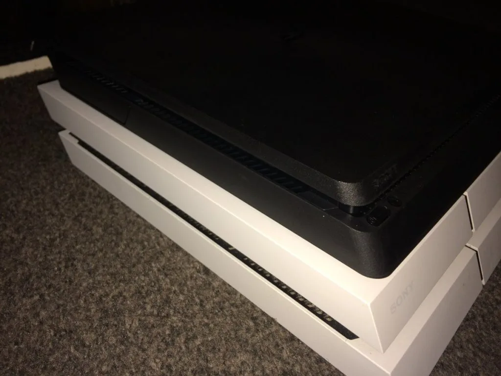 Sony PS4 Leak Size Comparison