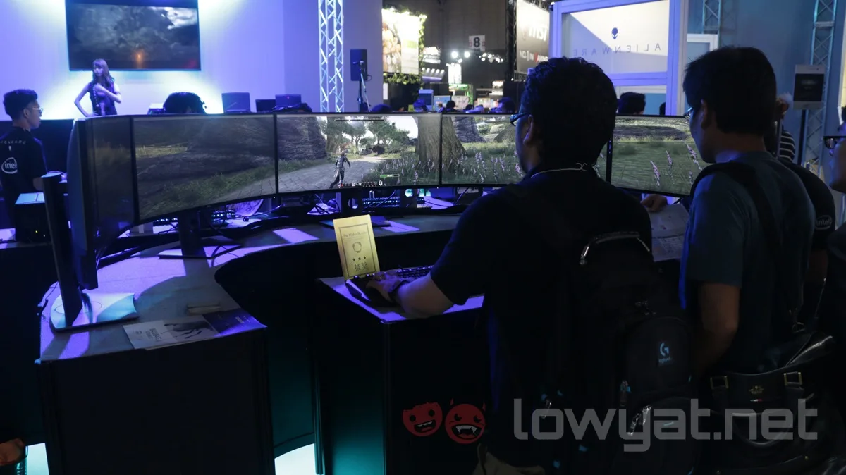 Alienware 180-degree Display TGS 2016