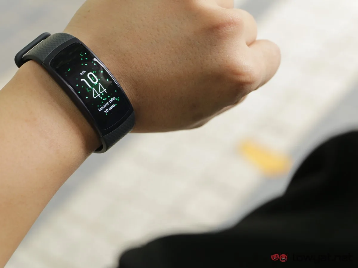 Samsung-GearFit-2-Lightning-Review-IMG_6573