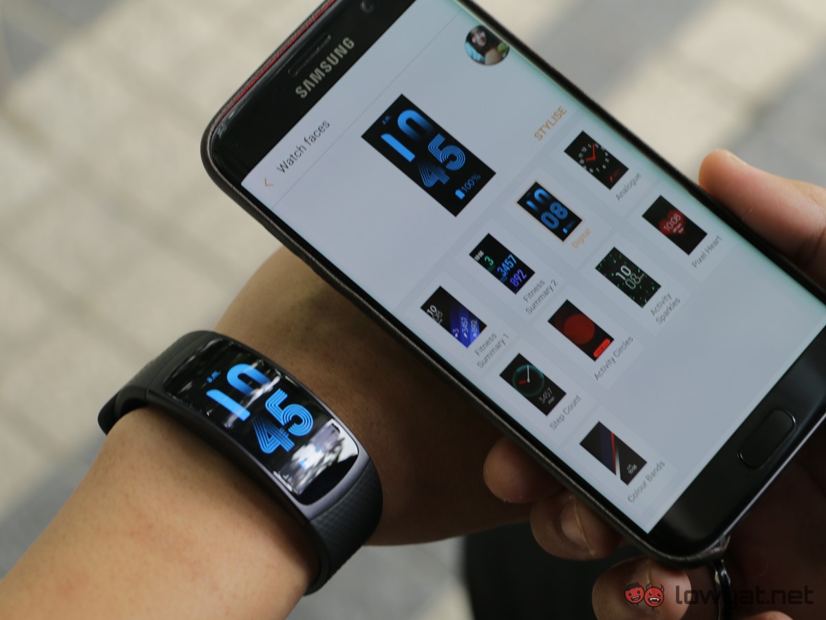 Samsung-GearFit-2-Lightning-Review-IMG_6574