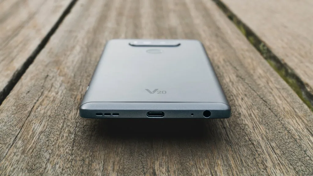 lg-v20-official-3