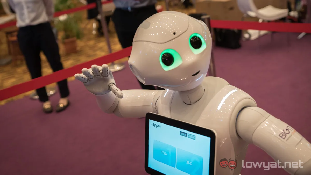 pepperrobot-3