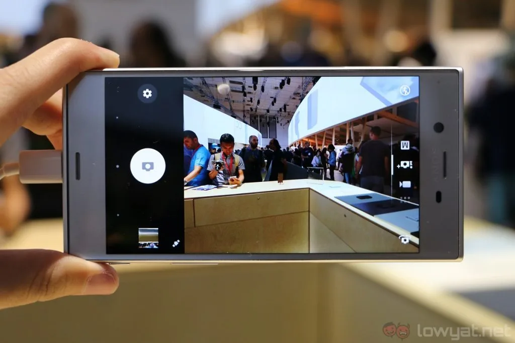 sony-xperia-xz-hands-on-10