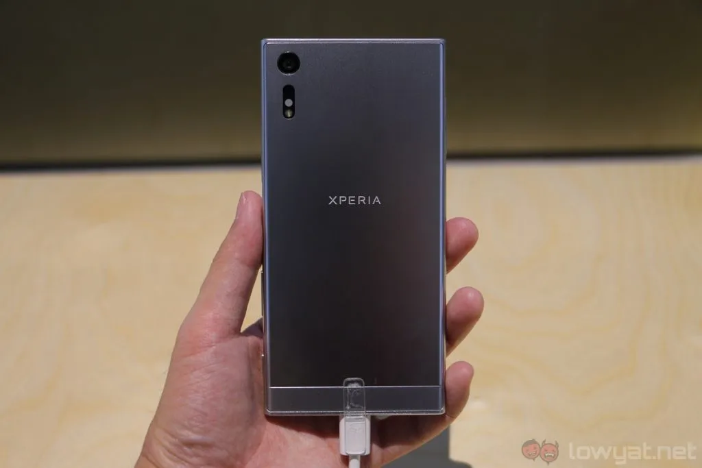 sony-xperia-xz-hands-on-4
