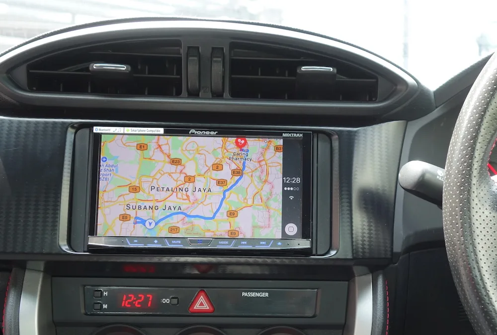 Navigation on Apple Maps on Pioneer X8850BT CarPlay