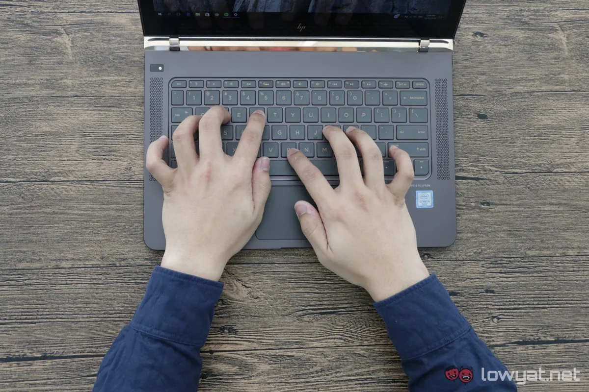 HP-Spectre-13-Laptop-Review-023