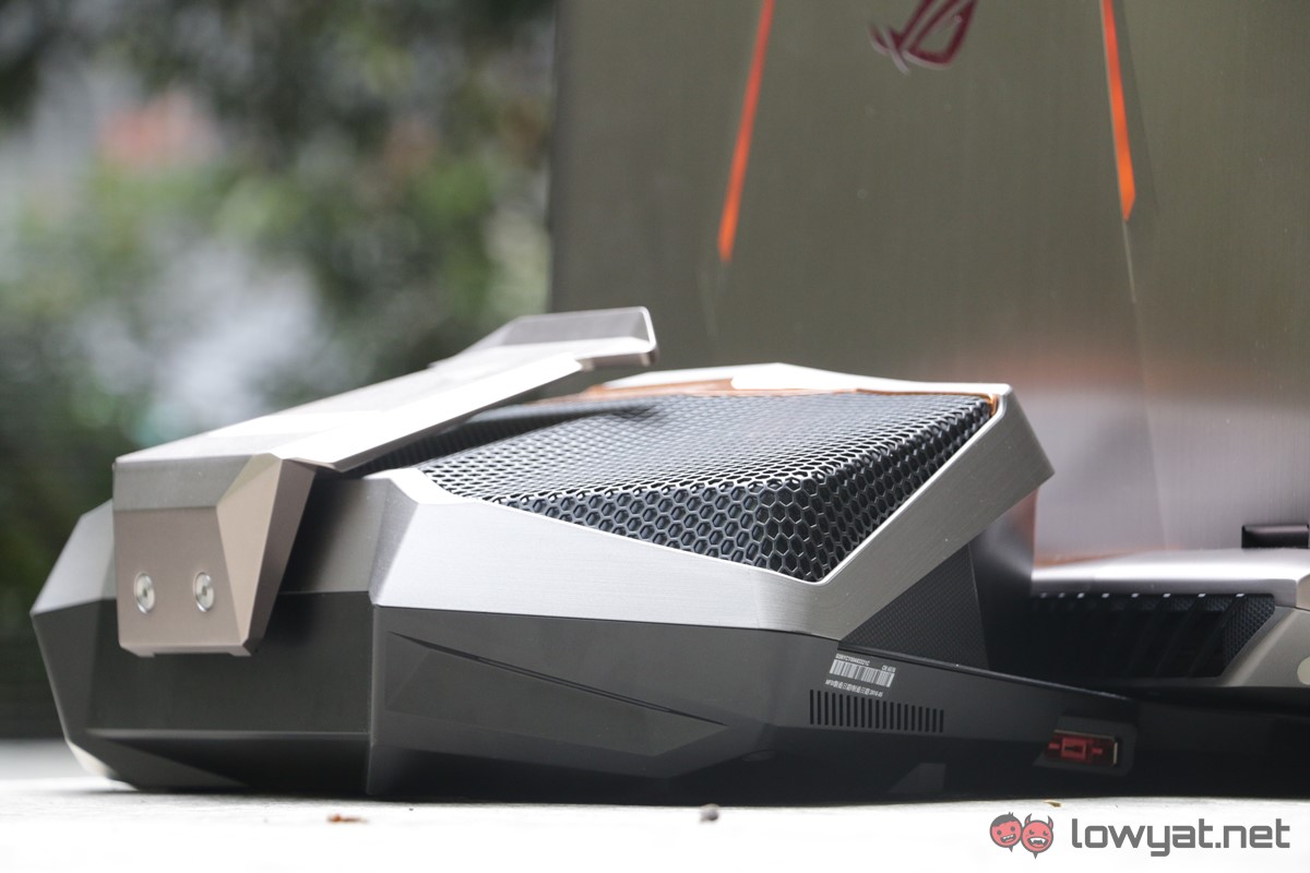 MSI-GT-83-SLI-Asus-GX-800-Laptop-Comparison-Review-IMG_7952