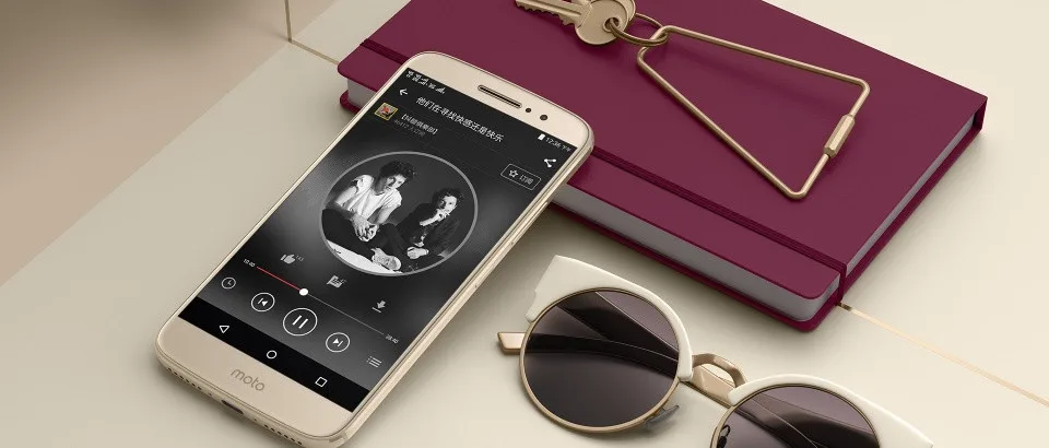 moto-m-official-2