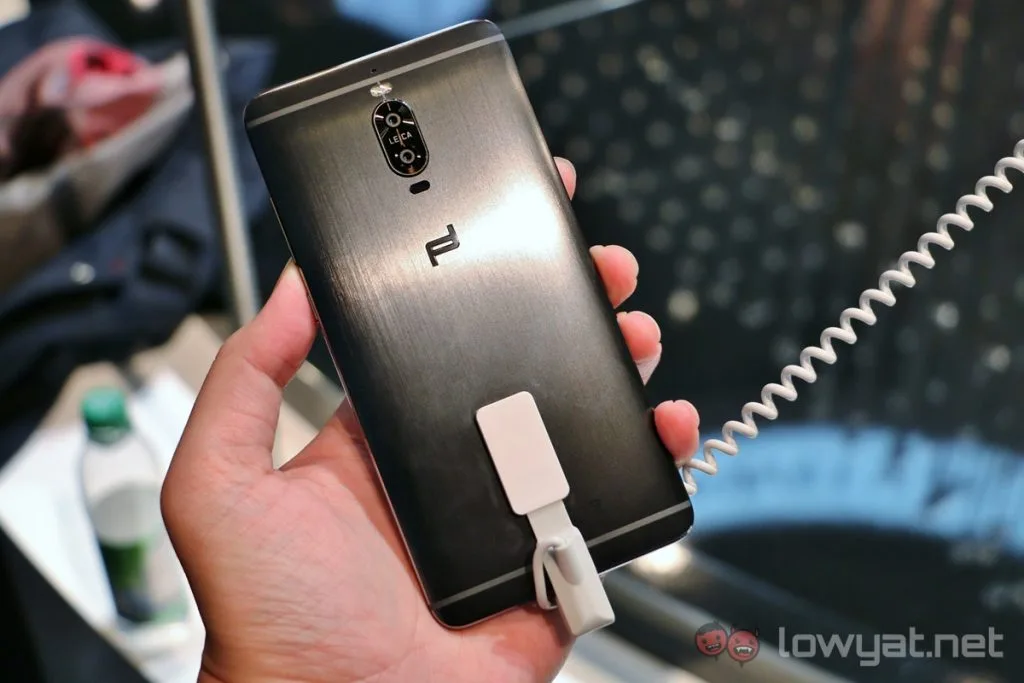porsche-design-huawei-mate-9-hands-on-5