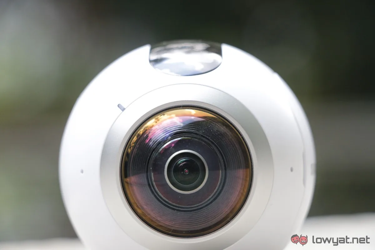 Samsung-Gear-360-Camera-Lightning-Review-11