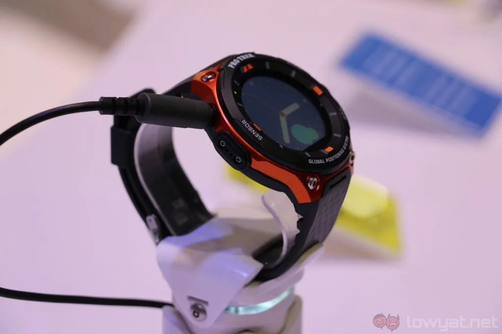casio-smartwatch-ces-2017-4