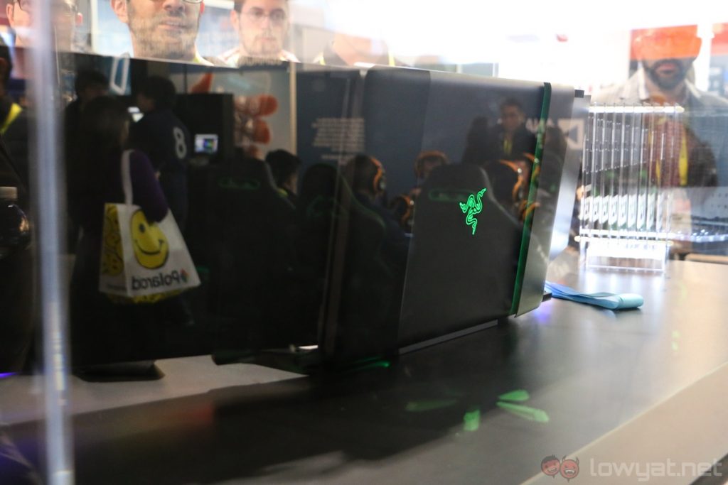 razer-valerie-ariana-10