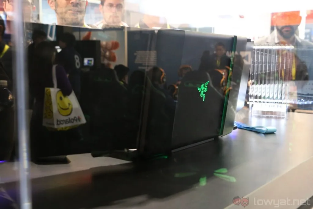 razer-valerie-ariana-10