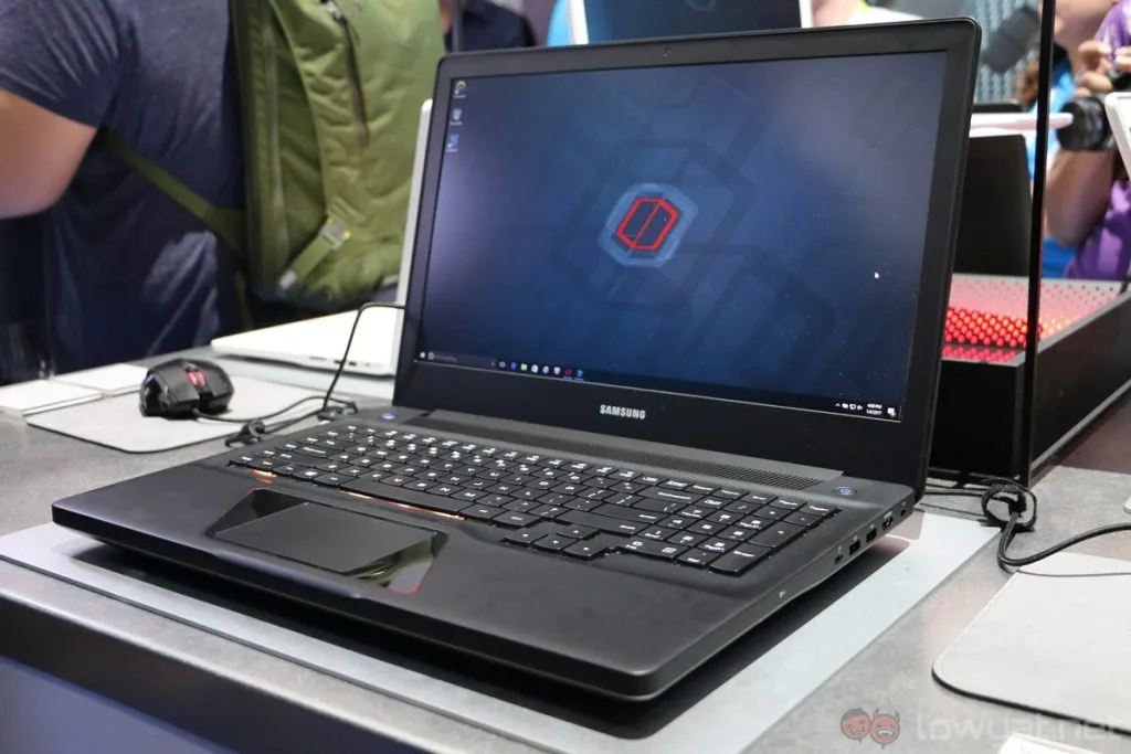samsung-odyssey-rx500-1