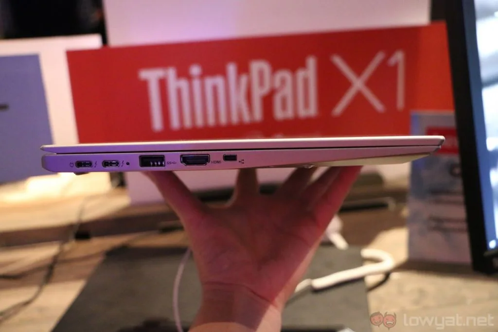 thinkpad-x1-carbon-ces-2017-11