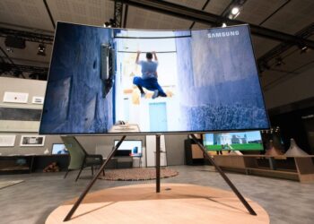 2017 Samsung QLED TV on Studio Stand