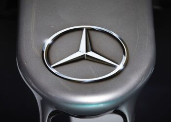 Mercedes-Benz 

Mercedes-Benz