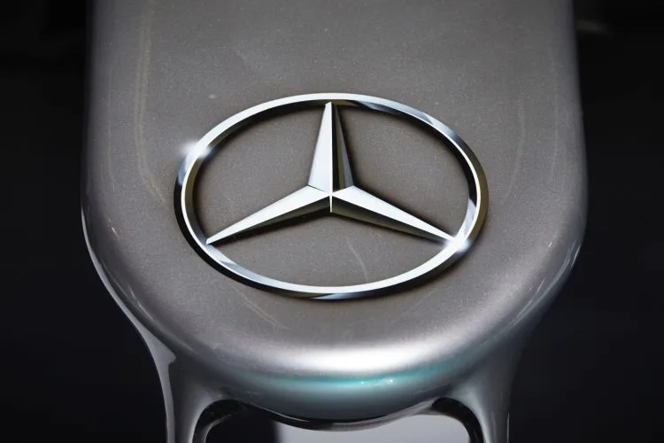 Mercedes-Benz Mercedes-Benz