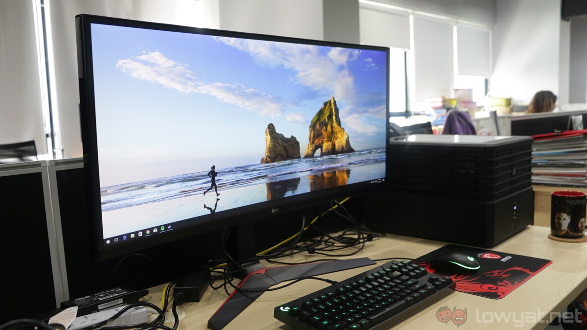 LG UltraWide Curved Monitor Goes for Gamers