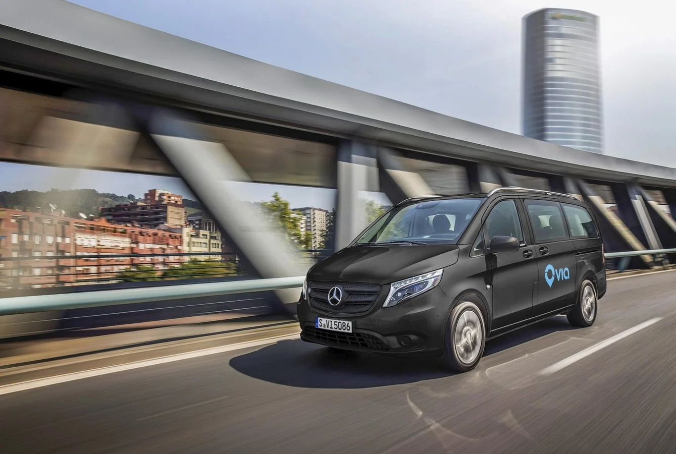 Innovatives On-Demand Ride-Sharing-Angebot startet in Europa: Mercedes-Benz Vans gründet Joint Venture mit US-Startup Via Innovative on-demand shared ride service to launch in Europe: Mercedes-Benz Vans sets up joint venture with US start-up Via
