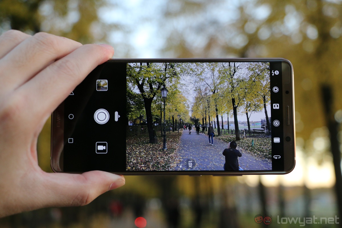 biologie Bekentenis voorraad Blind Camera Comparison: Huawei Mate 10 Pro & Samsung Galaxy S8+ -  Lowyat.NET