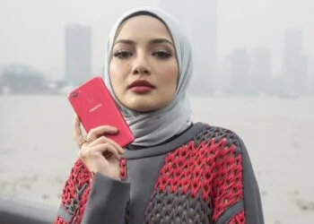 OPPO F5 6GB Red Edition